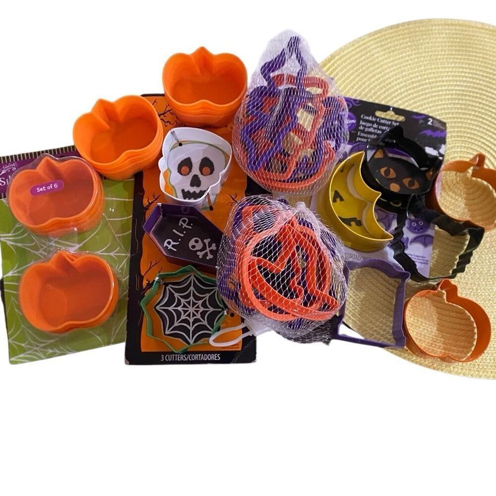 Wilton Huge Halloween baking bundle NEW pumpkins ghost tombstone spiders